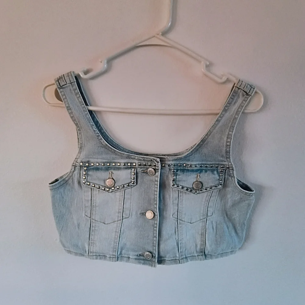 Vanilla Star Studded Denim Crop Vest Womens Small Light Wash Jean Top